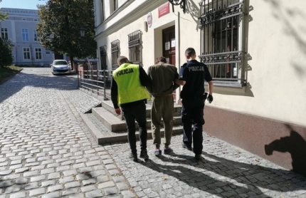 Przyznał się krewnym do zabicia człowieka (zdjęcia policji)