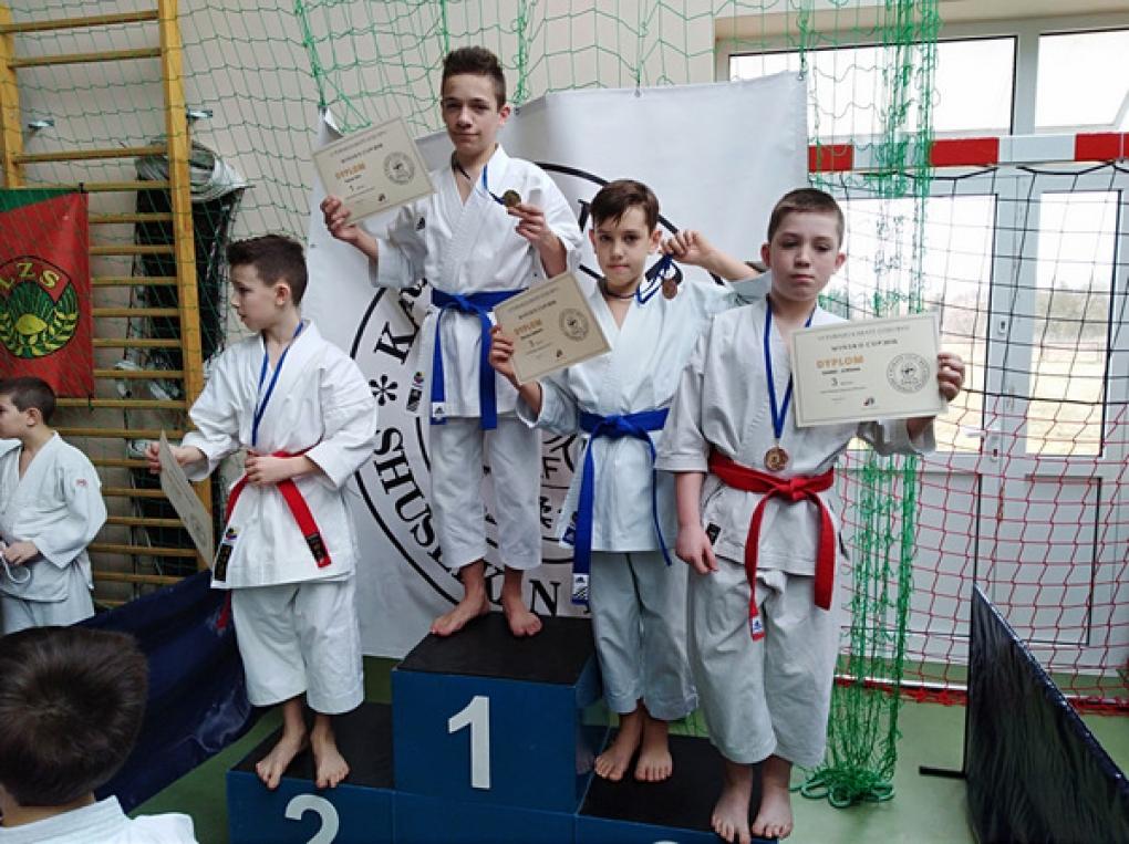 Mnóstwo medali dla średzkich karateków w Mińsku