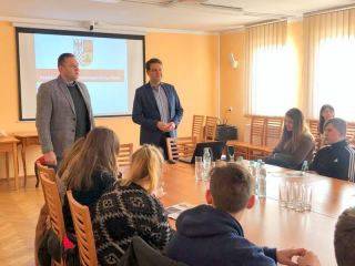 Lekcja o samorządzie w Urzędzie Gminy Udanin