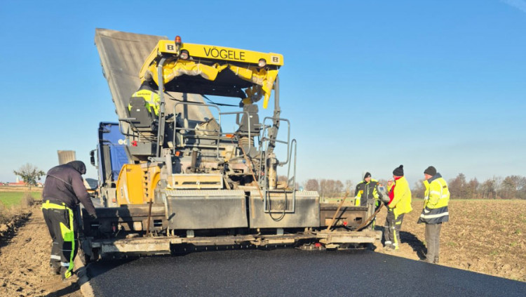 Gmina Kostomłoty: Trwa rozbudowa drogi Szymanowice–Świdnica Polska