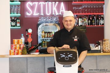 Miau, już jestem! Wyjątkowy pracownik w Sztuka Restaurant Mariusza Komendy!