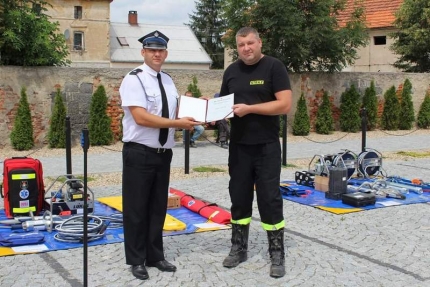 Przekazanie sprzętu dla Ochotniczych Straży Pożarnych z gminy Udanin