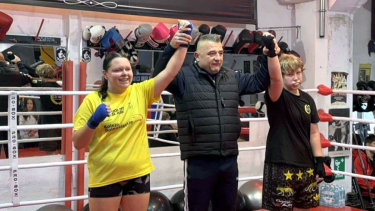 Średzcy pięściarze w ringu – sportowe emocje w Legnicy