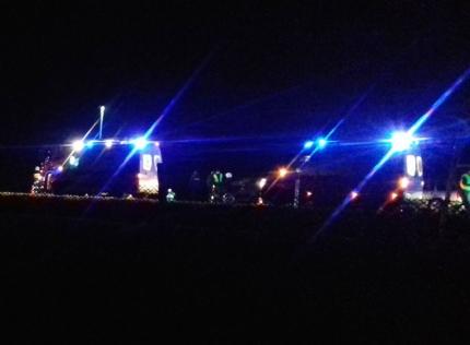 Wypadek. Dwie osoby "zakleszczone" w samochodzie