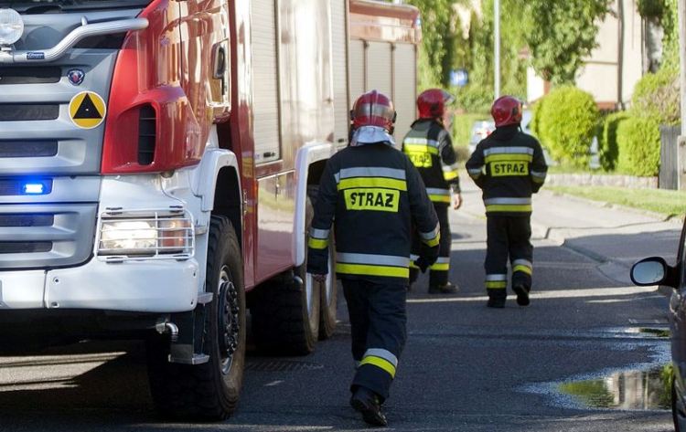 Pożary i dachowanie auta (z raportu strażaków)