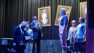 Fragment spektaklu "Tango" w wykonaniu grupy teatralnej ATAM / fot. GOKiS Malczyce [FB}