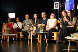 Skrzydła, których nie widać… – opowieść o sile matek, rodzin i opiekunów