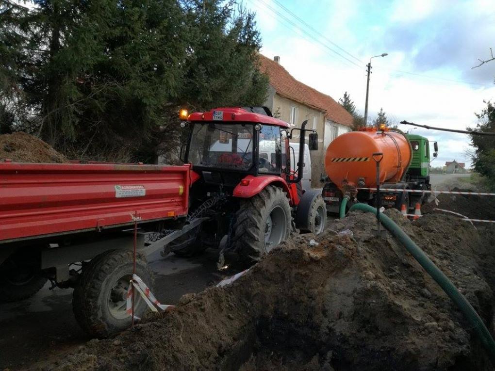 Zamieszanie wokół wodociągu we Wrocławicach trwa