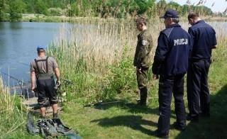 KŁUSOWAŁ NA ZBIORNIKU WODNYM W PRĘŻYCACH