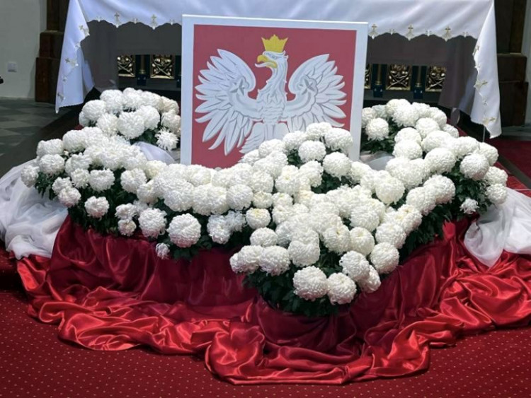 W barwach biało-czerwonych – obchody Święta Niepodległości w Kostomłotach