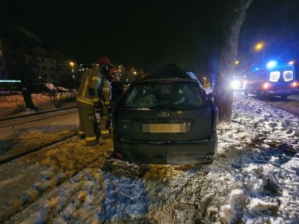 Mężczyzna nie dawał oznak życia, na pomoc ruszył średzki policjant