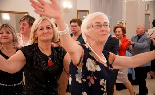 Niech żyje bal! Święto Seniorów ze średzkim PCK