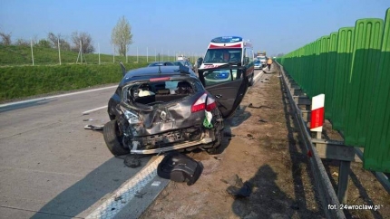 Wypadek. Kierowcę w stanie krytycznym zabrało LPR