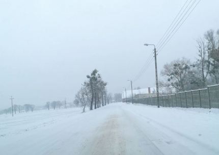 Czytelniczka: Po opadach śniegu drogi wyglądają tragicznie i są nieprzejezdne