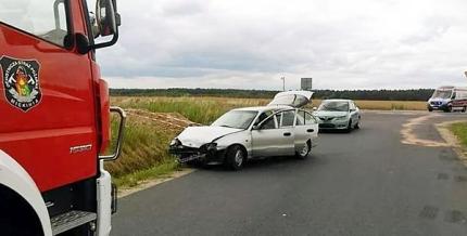 Kolizja dwóch aut w miejscowości Błonie