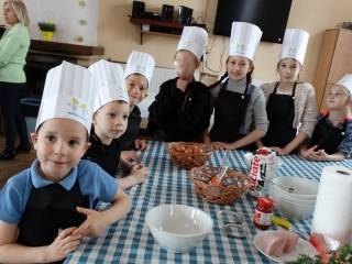 "Przedmoście na widelcu" czyli najmłodsi gotują!