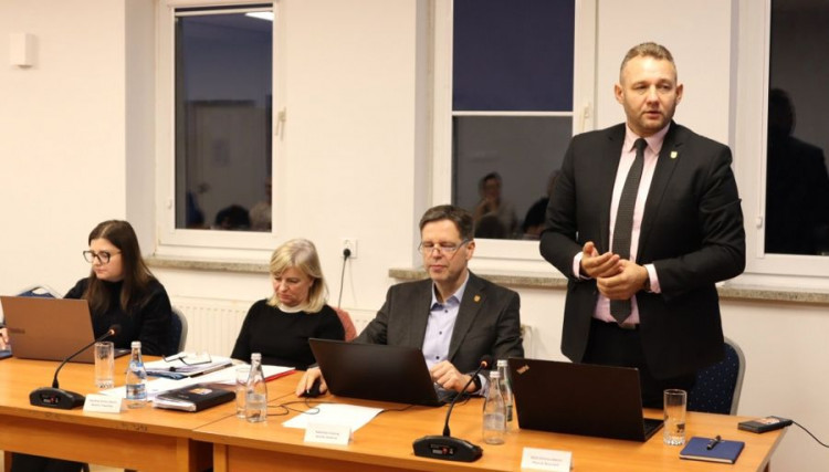 Listopadowa sesja Rady Gminy Udanin – uchwały o finansach, podatkach i rozwoju lokalnej wspólnoty