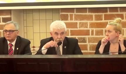 Dyskusja nt. koncepcji budowy nowej Szkoły Podstawowej na Winnej Górze na sesji RM (wideo)