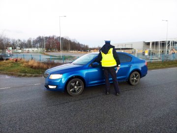 Policjant ruchu drogowego podczas działań / fot. KPP w Środzie Śląskiej