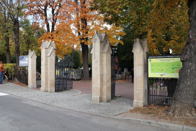 Zmiany dla kierowców w obrębie średzkiego cmentarza na Wszystkich Świętych