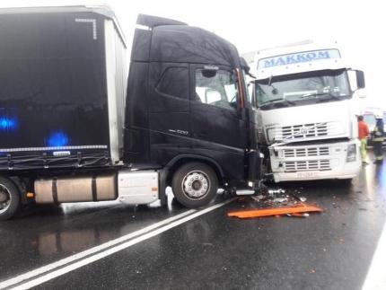 Zderzenie samochodów ciężarowych w Kostomłotach