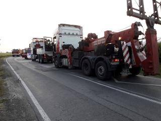 Samochód w rowie i wypadek na A4 - interwencje strażaków