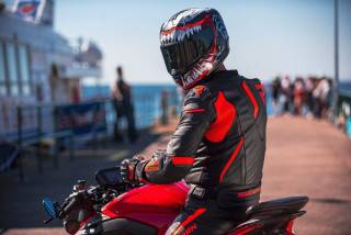 Ekstremalna ochrona i styl – odważ się na kombinezon Dainese