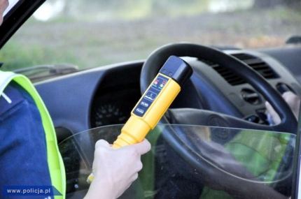 Policjanci apelują o zachowanie trzeźwości na drogach!