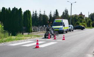 Rozpoczęło się malowanie cienkowarstwowe na drogach i w pasach dróg Powiatu Średzkiego / fot. Powiat Średzki - RFP