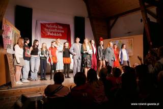 Premiera spektaklu "Szkoła Niedostateczna" na szóstkę!