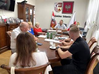 Podpisano umowy na przebudowy świetlic wiejskich / fot. Gmina Udanin