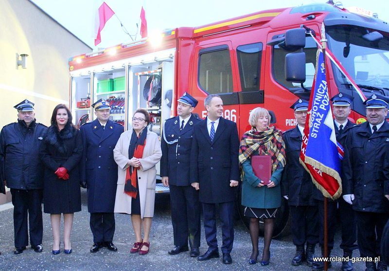 Marzyli, dążyli do celu i mają! Nowy wóz dla OSP Pichorowice uroczyście przekazany