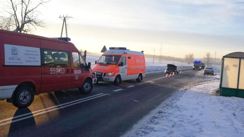 Wypadek koło Rachowa. Jedna osoba poszkodowana