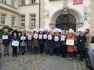 Protest pracowników średzkiego sądu trwa