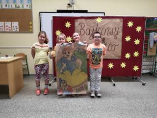 Narodowy Program Rozwoju Czytelnictwa - Wieczór Bajek w Szkole w Ciechowie