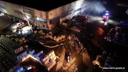Pożar w fabryce Roben w Środzie Śląskiej (foto. i wideo)
