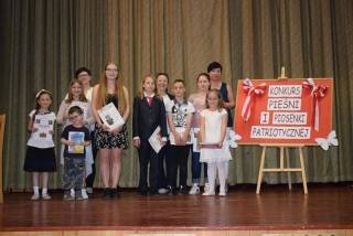 Konkurs pieśni patriotycznej w Kostomłotach