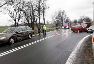 Kolizja na zjeździe w Kostomłotach