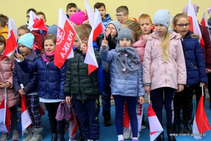 Uczniowie SP nr 3 w Środzie Śląskiej wspólnie odśpiewali hymn