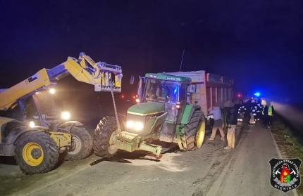 Kolizja z traktorem (z raportu straży pożarnej)