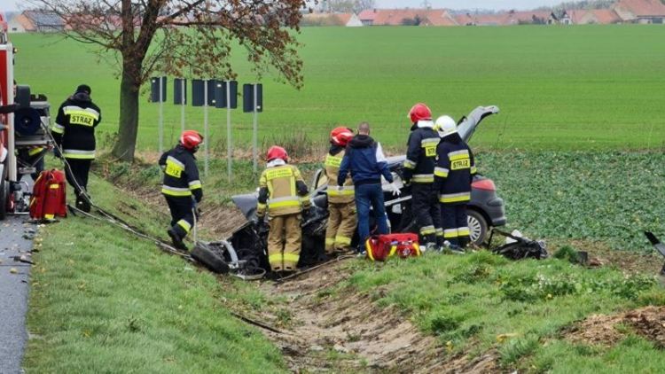 Wypadek pomiędzy Piersnem, a Cesarzowicami