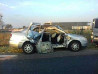 Za Komornikami zderzyły się dwie osobówki