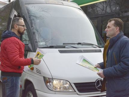 Powiatowa komunikacja działa już pół roku i spełnia swoją rolę