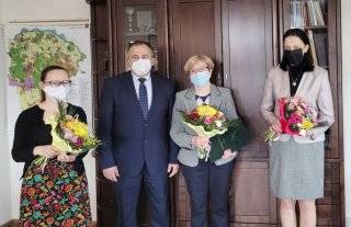 Wójt gminy Miękinia z najlepszymi życzeniami dla bibliotekarzy