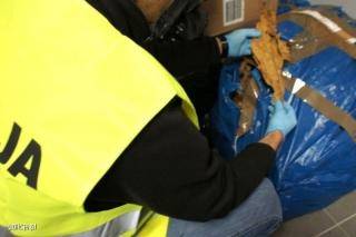 Wprowadziła do obrotu tytoń bez akcyzy