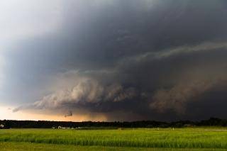 Mogą wystąpić na naszym terenie burze z gradem!