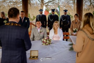 Ślub Państwa Eweliny i Mariusza Nowaków to pierwsza tego rodzaju uroczystość plenerowa w tym roku w gminie Środa Śląska / Fot. Aneta Deptuch