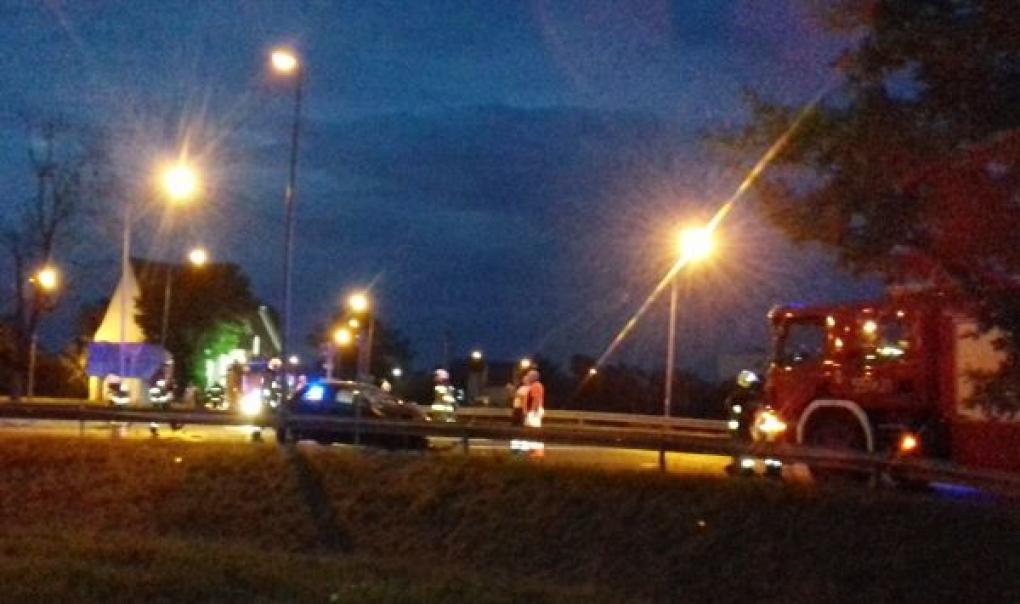 Wypadek na obwodnicy - poszkodowana 1 osoba