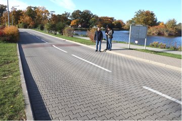 Pierwsze przejście dla pieszych powstanie między boiskiem piłkarskim a skateparkiem / fot. UM