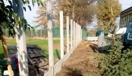 Nowe ogrodzenie przy SP nr 3 na ul. Górnej